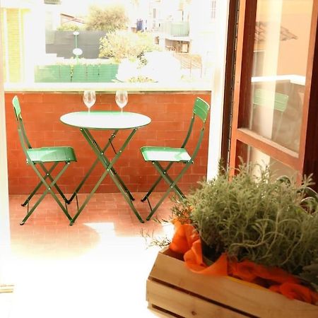 Cozy Coastal Gateway Apartment Lido di Ostia Bagian luar foto