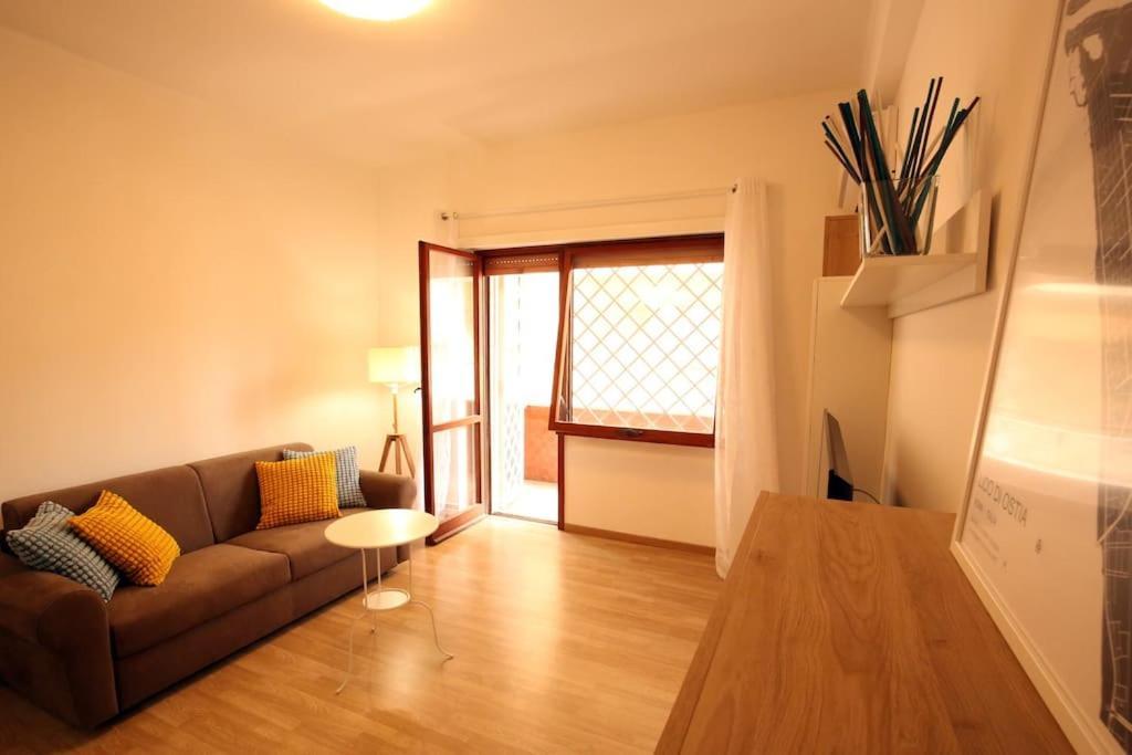 Cozy Coastal Gateway Apartment Lido di Ostia Bagian luar foto
